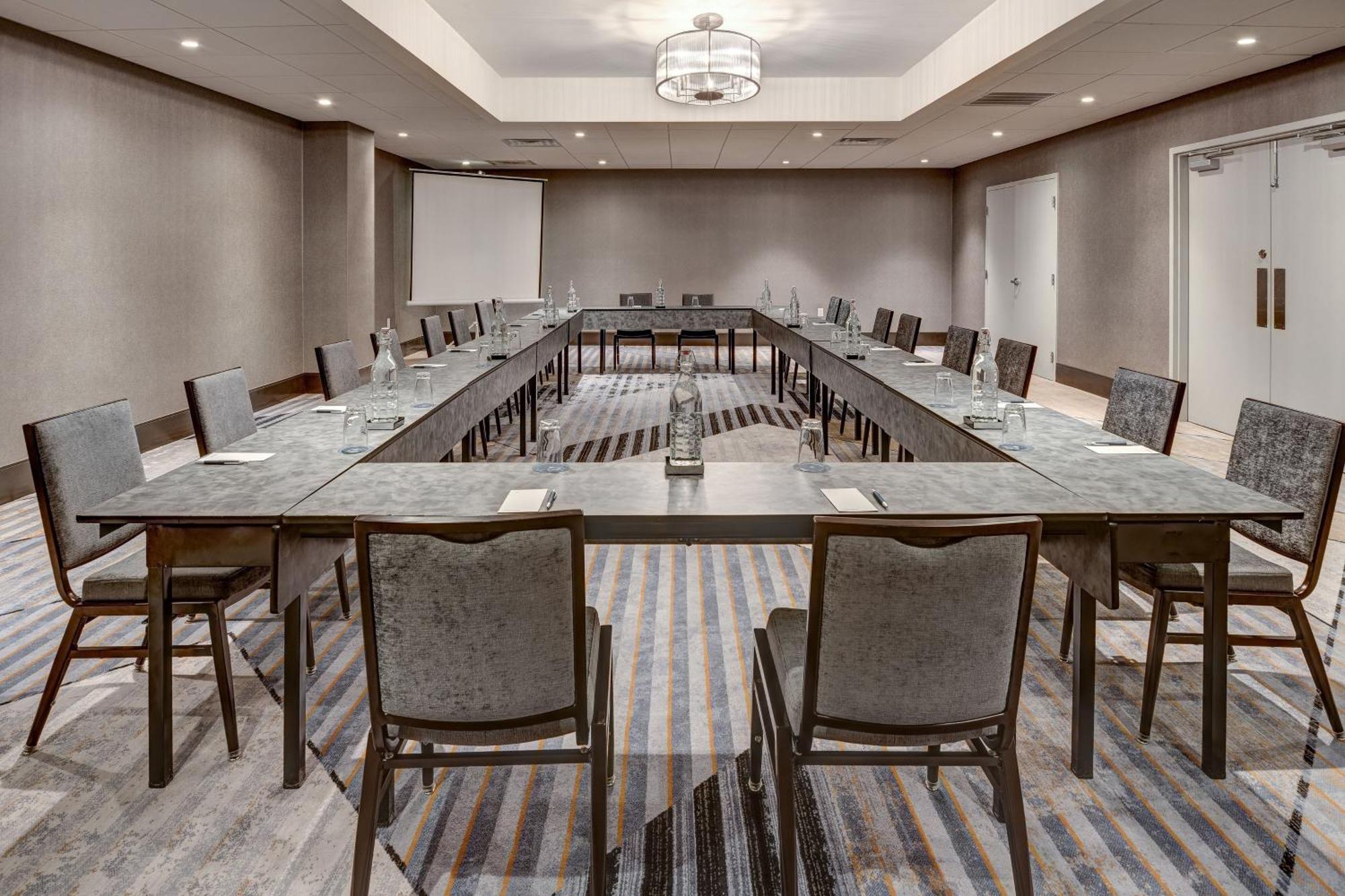 Sheraton Eatontown Hotel Экстерьер фото