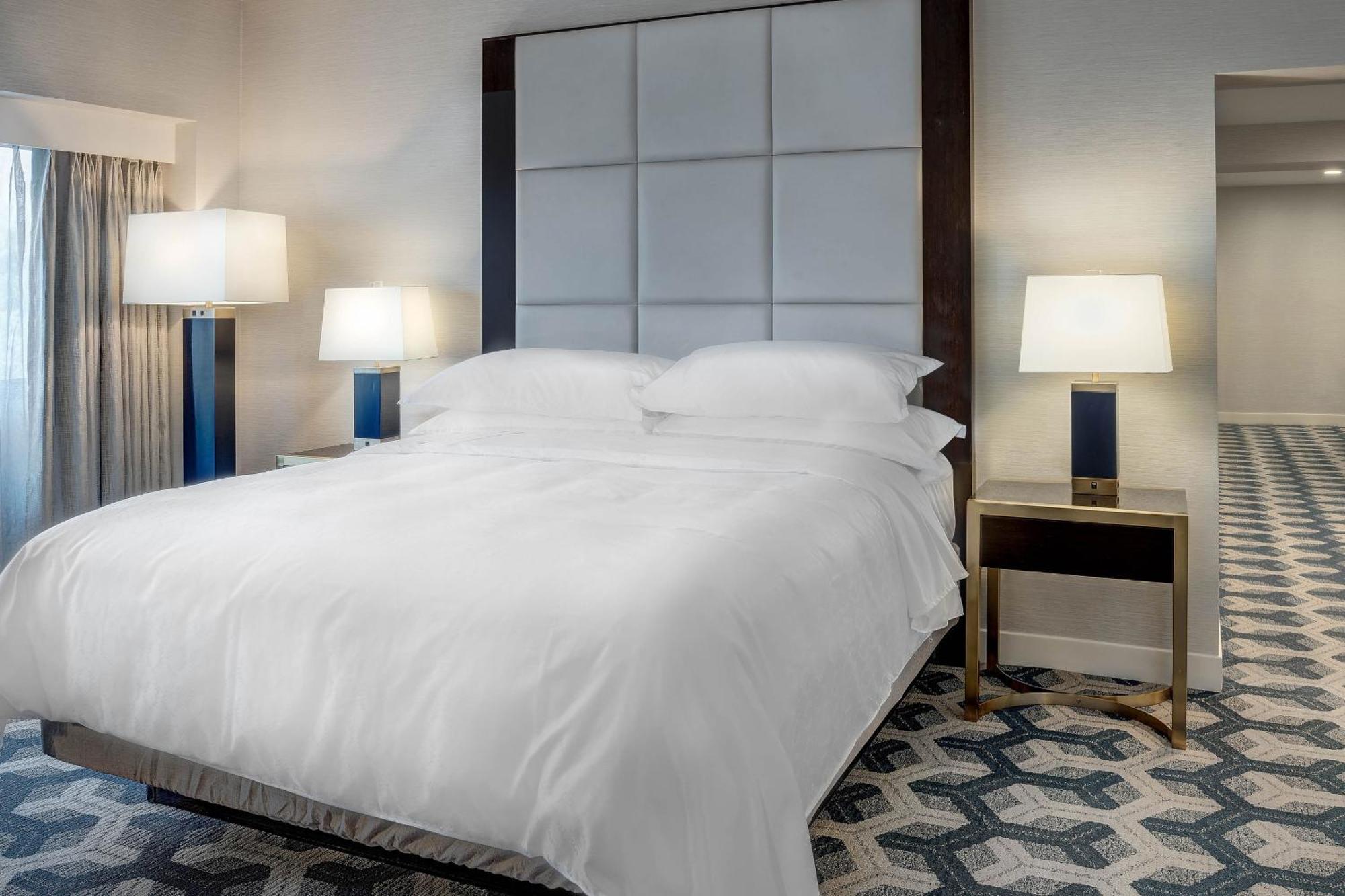Sheraton Eatontown Hotel Экстерьер фото