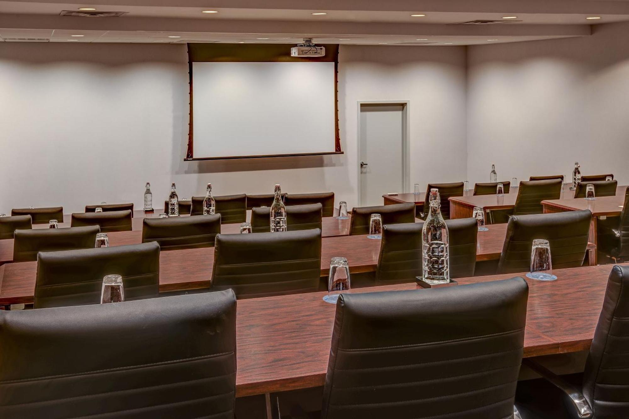 Sheraton Eatontown Hotel Экстерьер фото