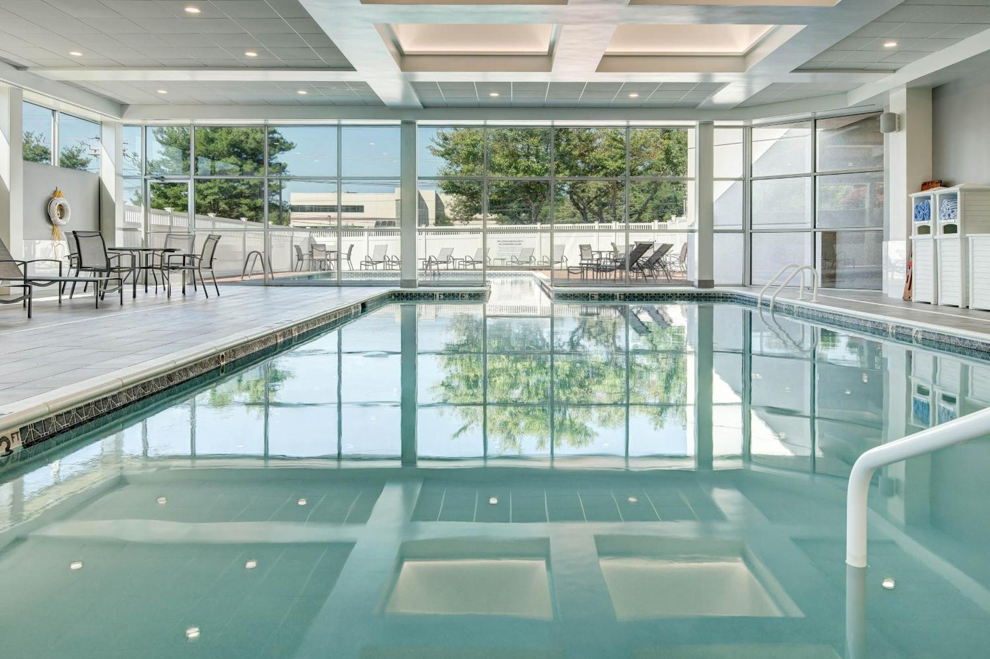 Sheraton Eatontown Hotel Экстерьер фото