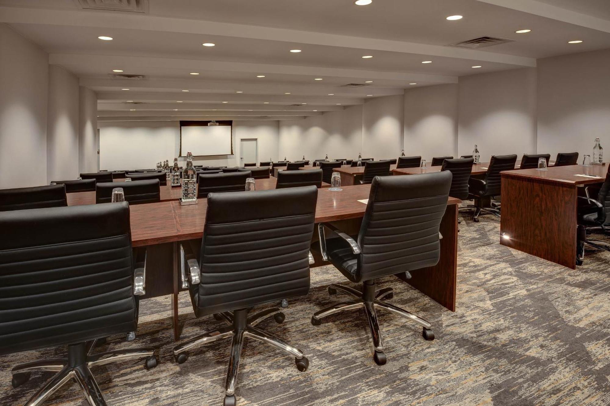 Sheraton Eatontown Hotel Экстерьер фото