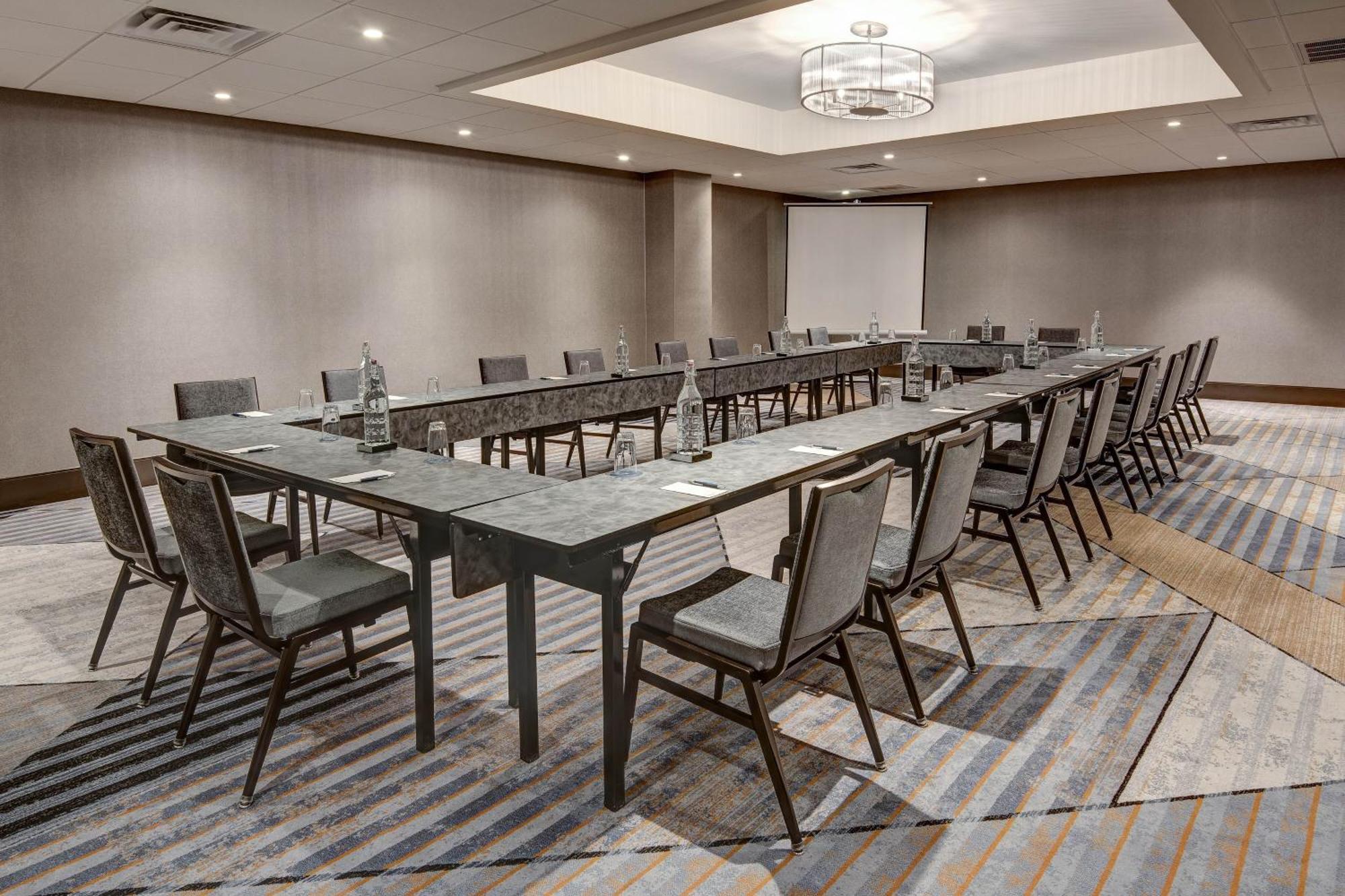 Sheraton Eatontown Hotel Экстерьер фото