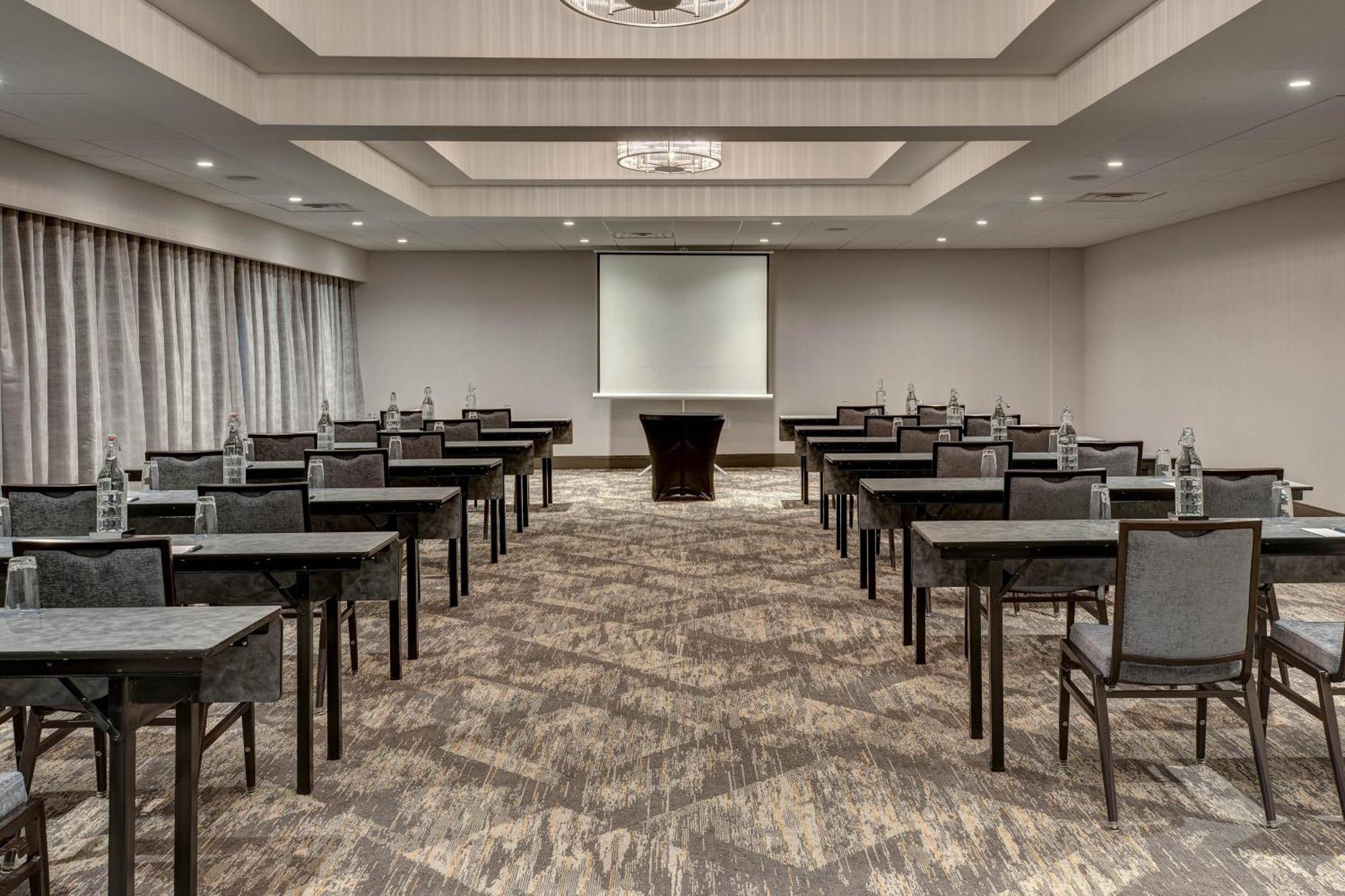 Sheraton Eatontown Hotel Экстерьер фото